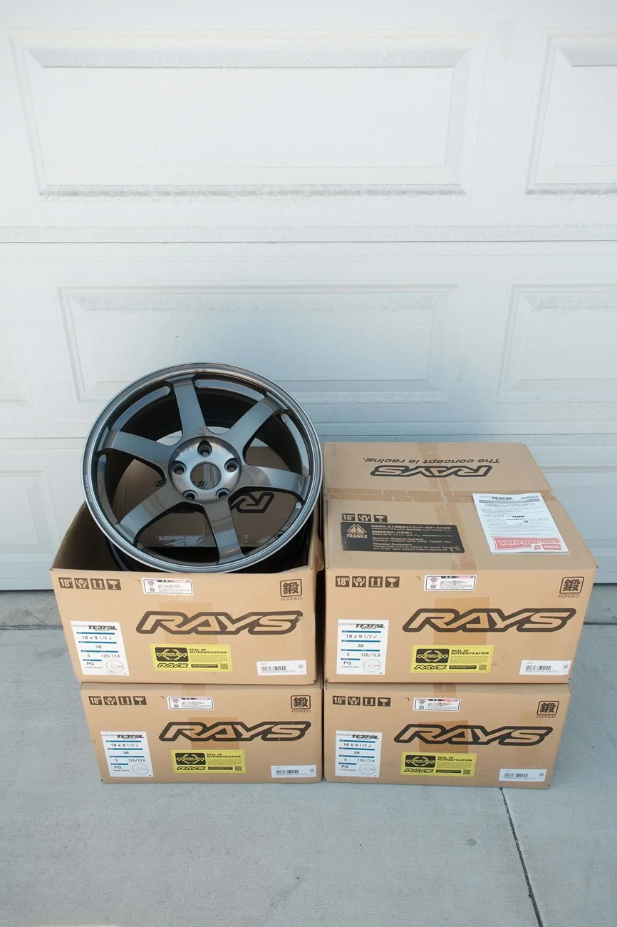 11th Gen Honda Civic FS:BNIB TE37 Saga SL 18x9.5 +38 Pressed Graphite DSCF5878