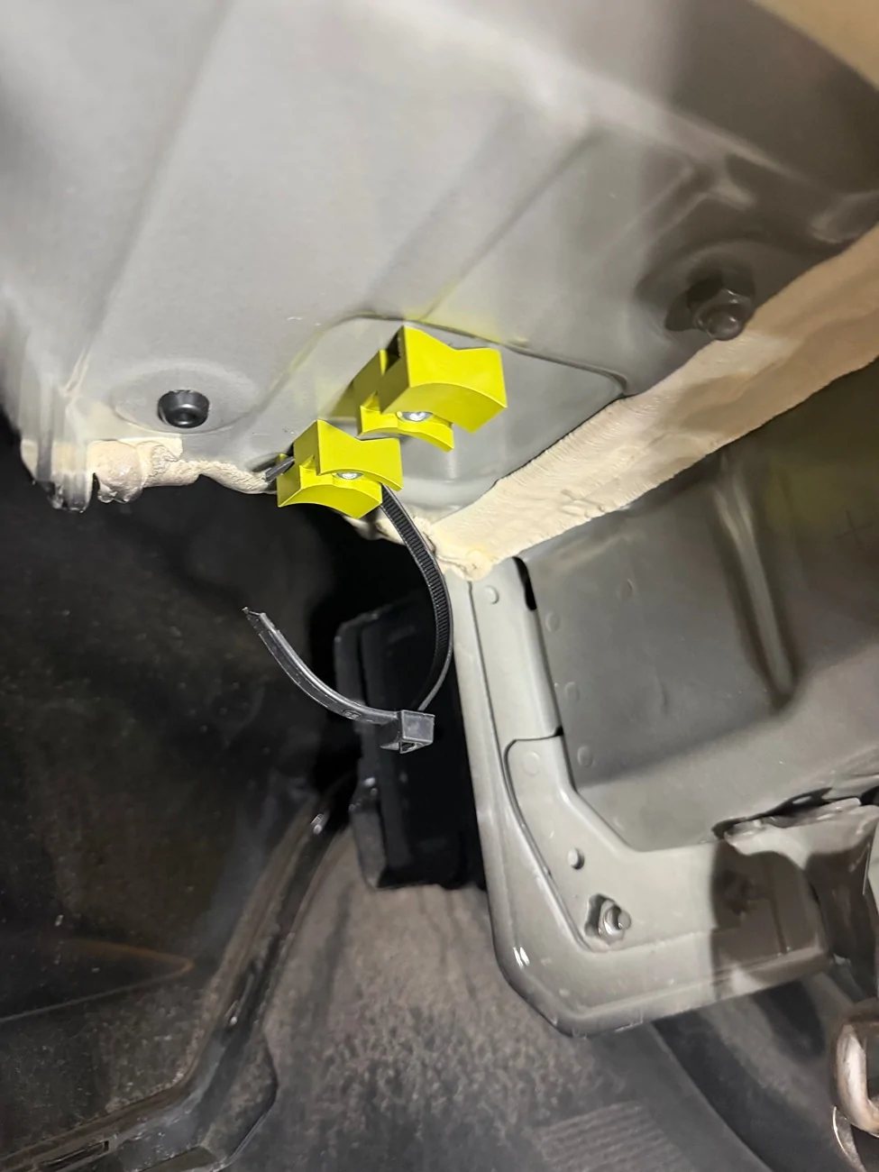 11th Gen Honda Civic Remote reservoir locations FL5 IMG_9619