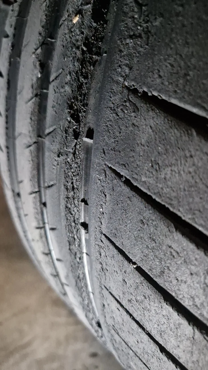 11th Gen Honda Civic FL5 on Cup 2 – uneven front wear (inner-centre rib), track direction or alignment? 20260927_171913 1