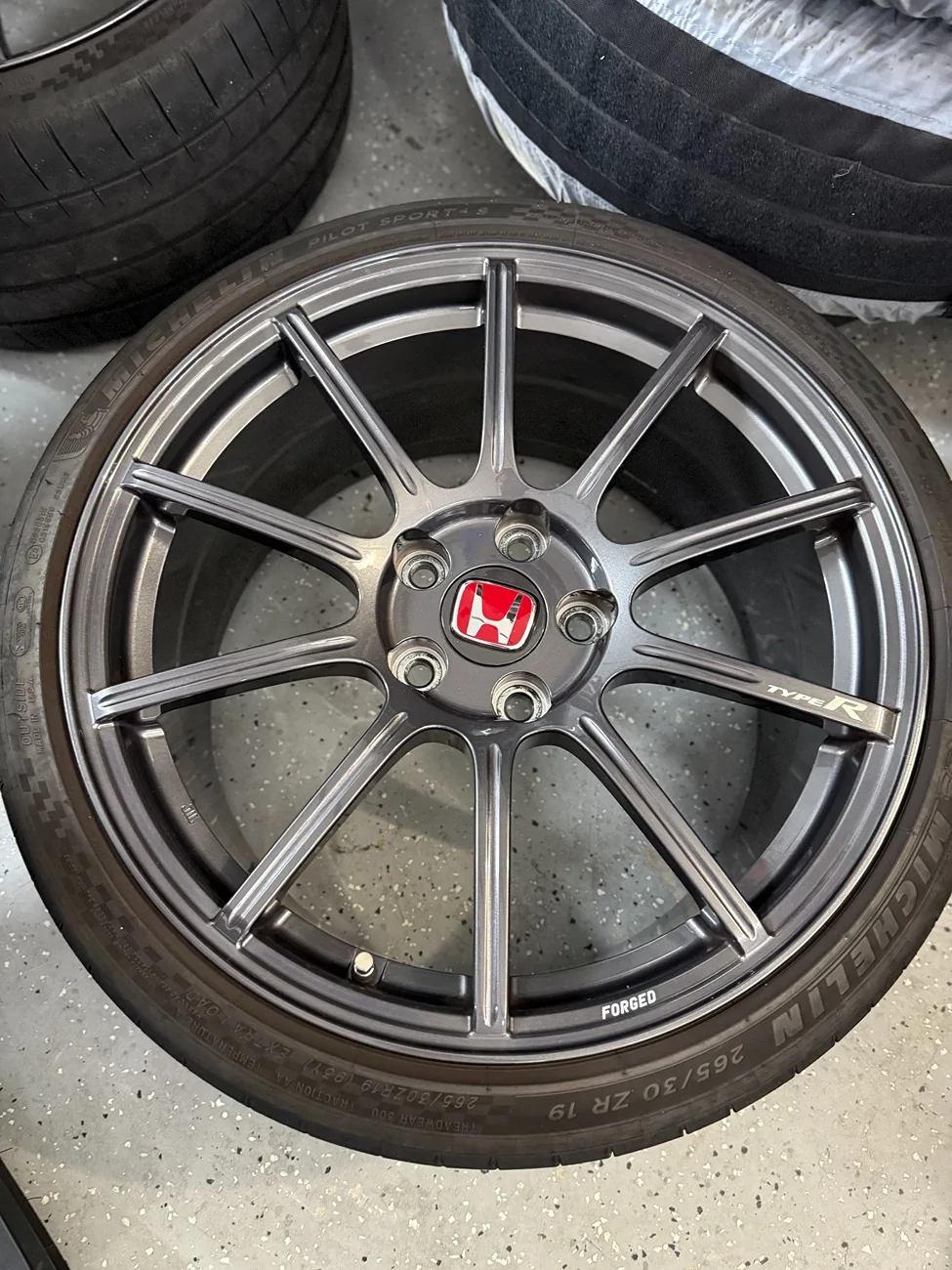 11th Gen Honda Civic FS: OEM FL5 Forged Wheels + Tires wheelfront2