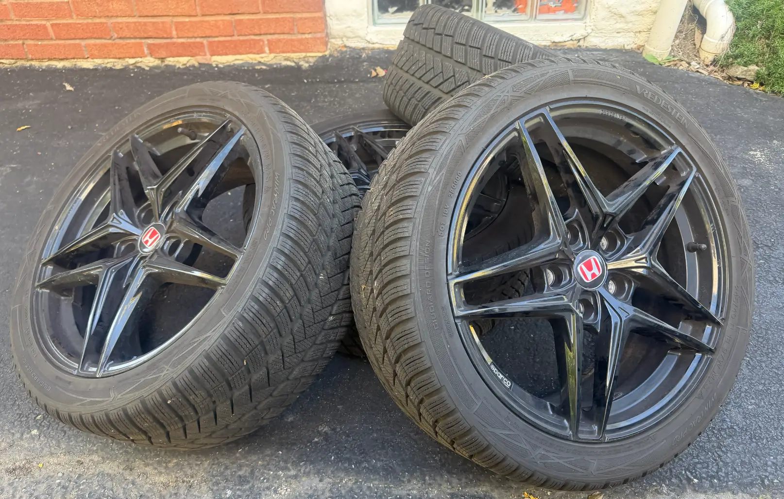 11th Gen Honda Civic FOR SALE - 18x8 Gloss Black Sparco Record Wheels + Vredestein Wintrac Pro Tires 245/40/R18 - $750 Screen Shot 2026-10-06 at 3.22.55 PM