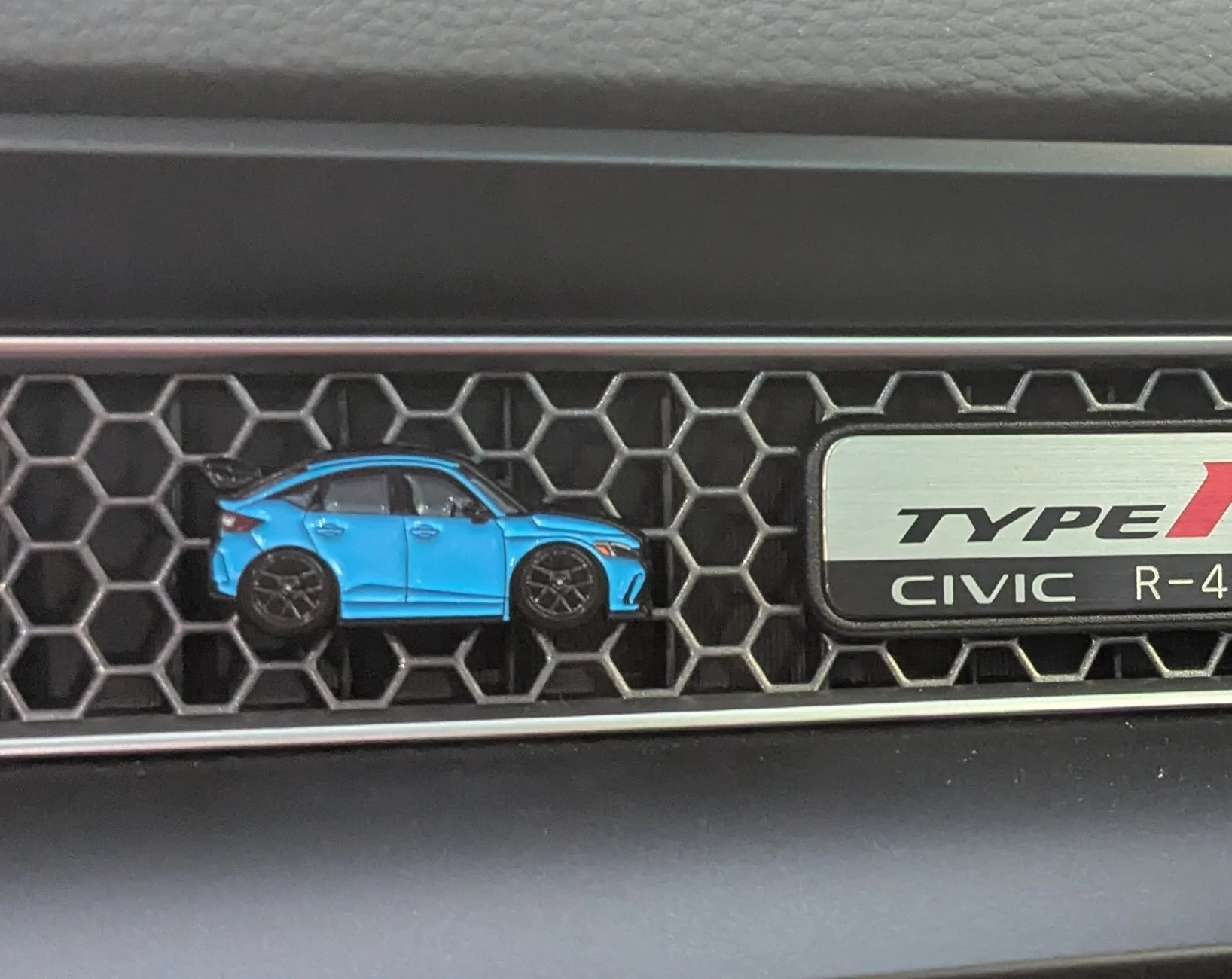 11th Gen Honda Civic New Type R (FL5) Owner! PXL_20261001_004347581~2