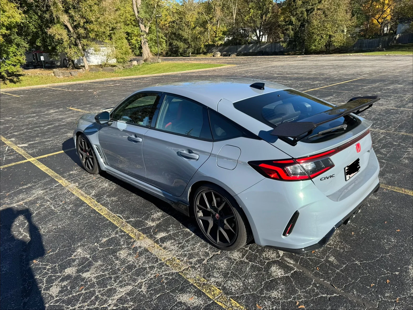 11th Gen Honda Civic Build quality issues with OEM carbon fiber spoiler IMG_4411
