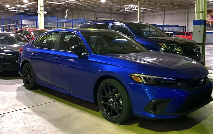 2022 Civic Si in Crystal Black and Aegean Blue