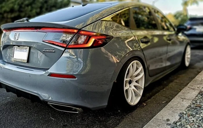 Lowered SGP 2022 Civic Hatch on coilovers..