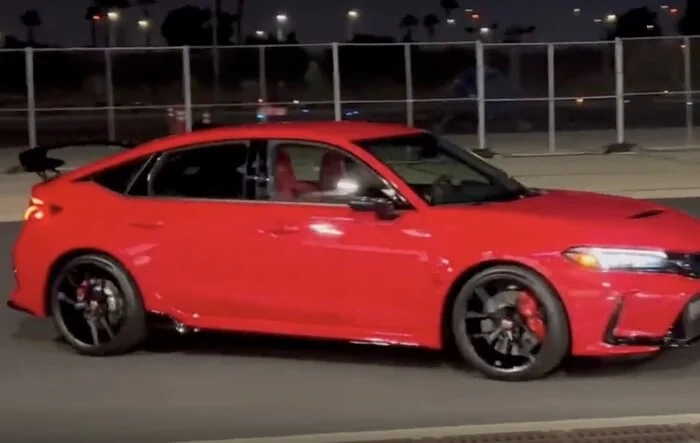 Rallye Red 2023 Civic Type R in Motion