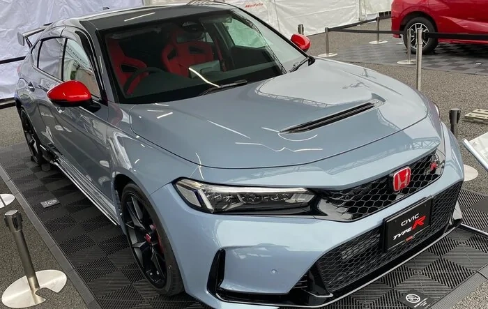 RHD FL5 Civic Type R (Sonic Grey) spotted w/ full Modulo parts & OEM Honda Accessories!